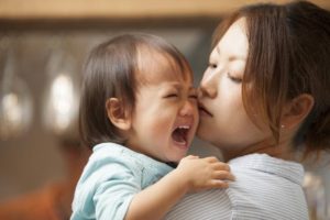 2歳、3歳で夜泣きをするのは何が原因？対処法は？保育士が解説！
