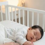 生後4ヶ月の赤ちゃんが急に夜泣き…考えられる原因と今夜からできる対処法